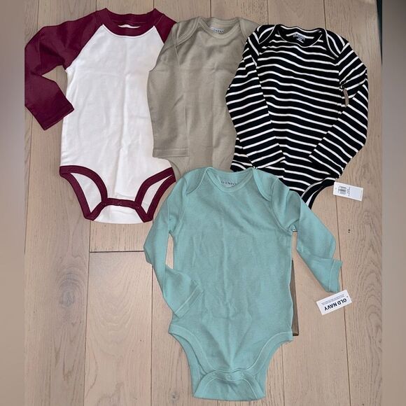 10pc Oldnavy Assorted Long Sleeve Baby Bodysuits Size 18-24m & 24m. - Picture 3 of 3